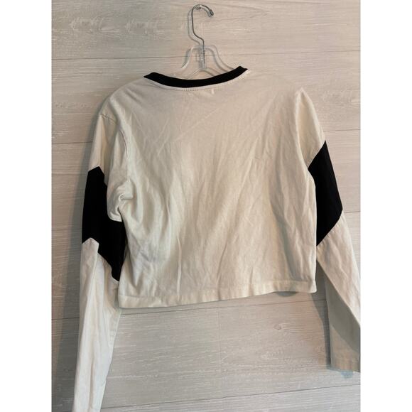 Vans Off The Wall Cropped Long Sleeve Black & White Tee Shirt Top Women’s - Picture 3 of 3